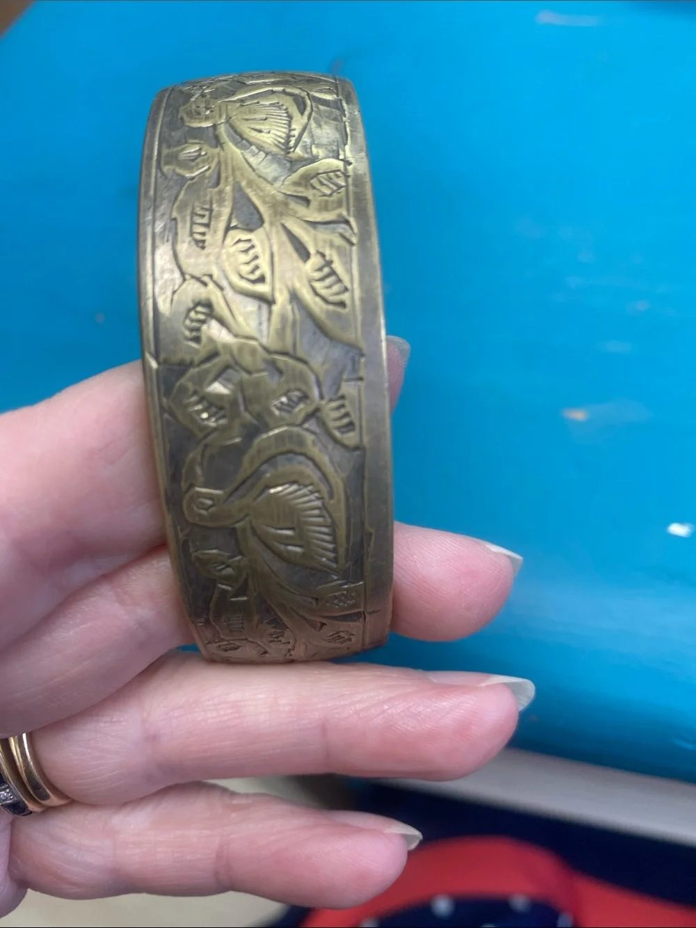 Engraved Floral Brass Bangle Bracelet - Gold Tone